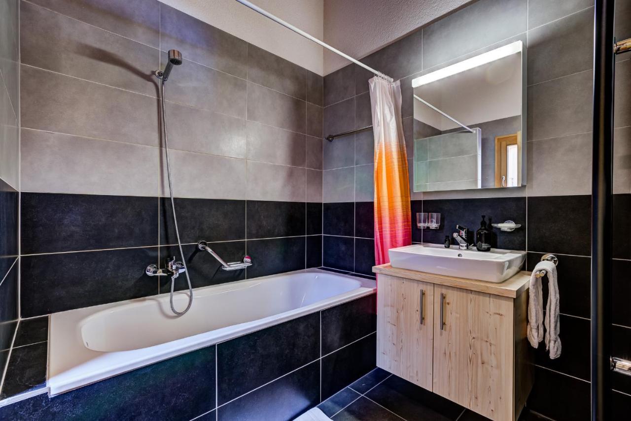 Chalet Flocon De Neige - Jacuzzi - Sauna La Tzoumaz Eksteriør billede